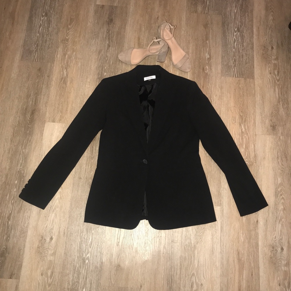 Calvin Klein || black blazer